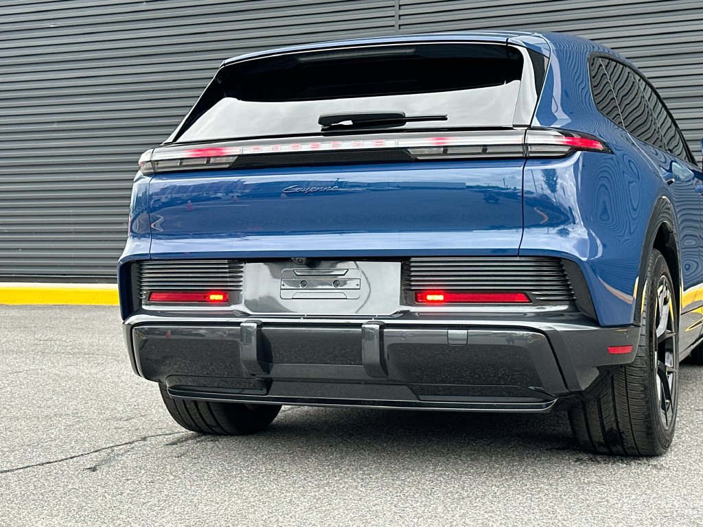 New 2026 Porsche Cayenne Electric AWD/4WD image 34