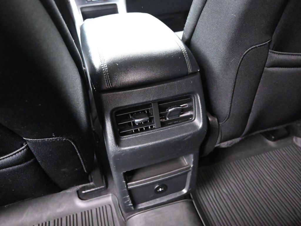 Certified 2022 Ford Edge SE w/ Black Appearance Package image 22