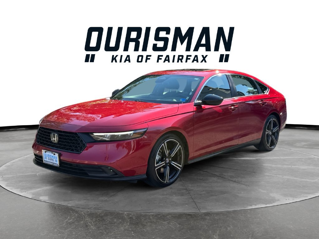 Used 2025 Honda Accord Sport image 2