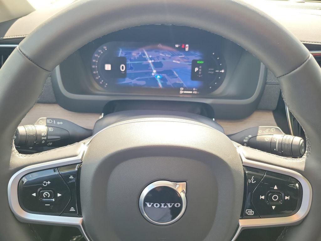 Used 2025 Volvo XC90 T8 Plus w/ Protection Package Premier AWD/4WD image 24