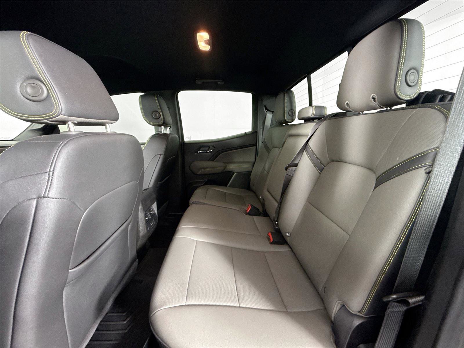 Used 2025 Chevrolet Colorado ZR2 w/ Technology Package image 30