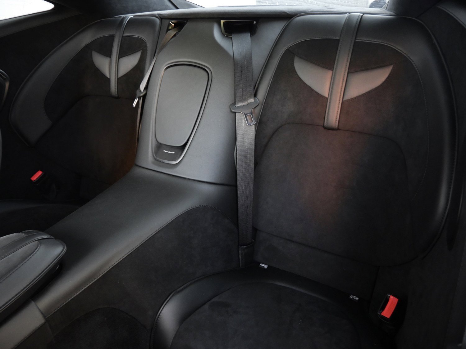 Used 2020 Aston Martin DBS Superleggera image 23