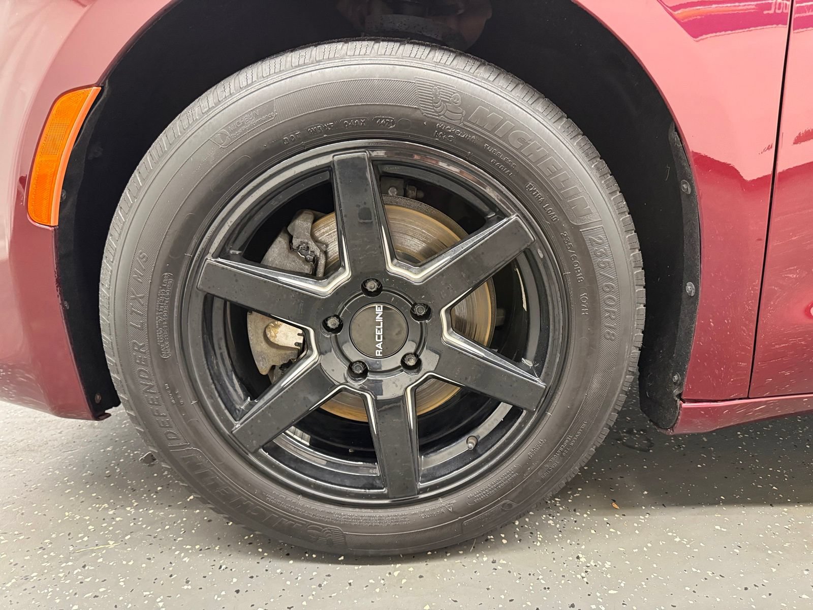 Used 2019 Chrysler Pacifica Limited w/ Tire & Wheel Group FWD image 18