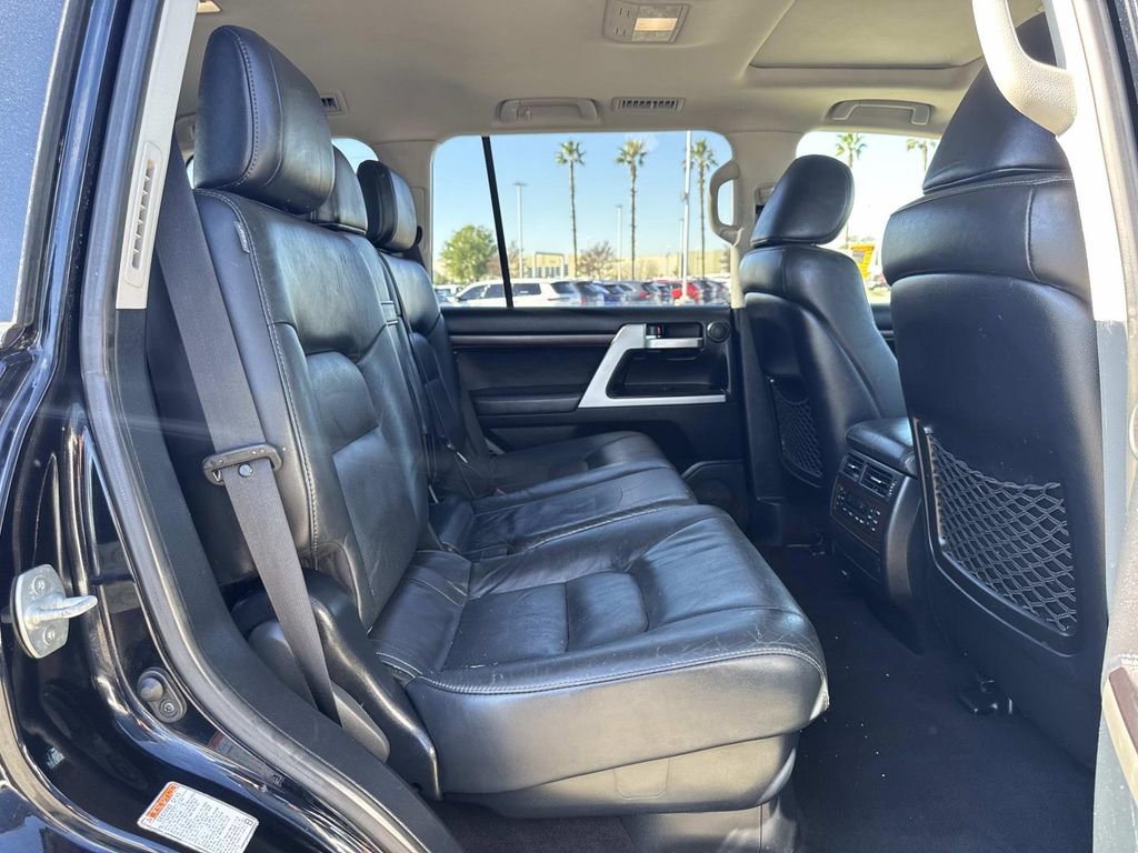 Used 2020 Toyota Land Cruiser w/ Preferred Accessory Package image 28