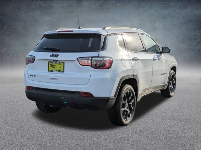 Certified 2026 Jeep Compass Latitude w/ Sun and Sound Group AWD/4WD image 4