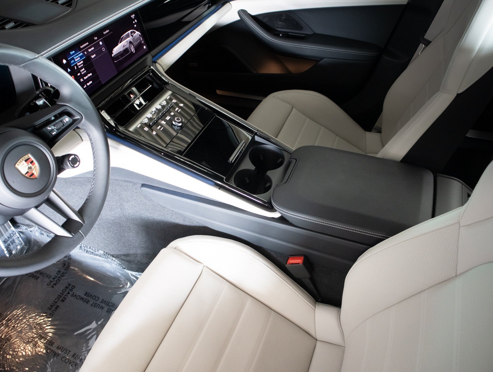 Used 2026 Porsche Panamera image 17