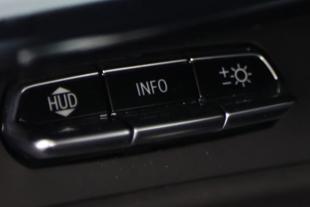 Used 2023 Chevrolet Corvette Stingray w/ Stealth Interior Trim Package image 20