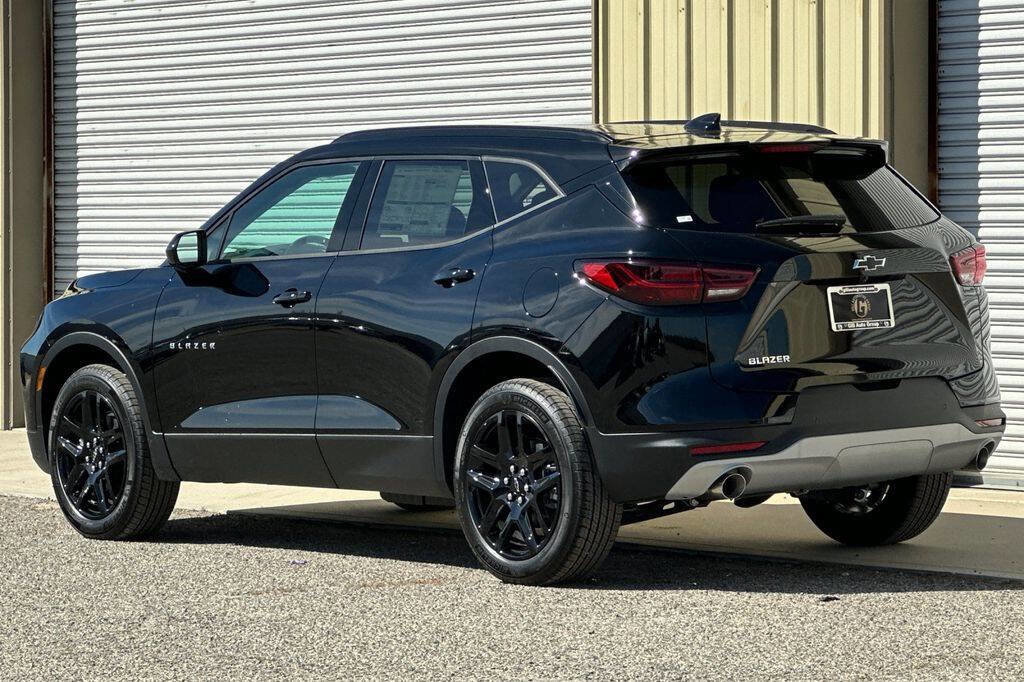 New 2026 Chevrolet Blazer LT w/ Convenience Package image 4