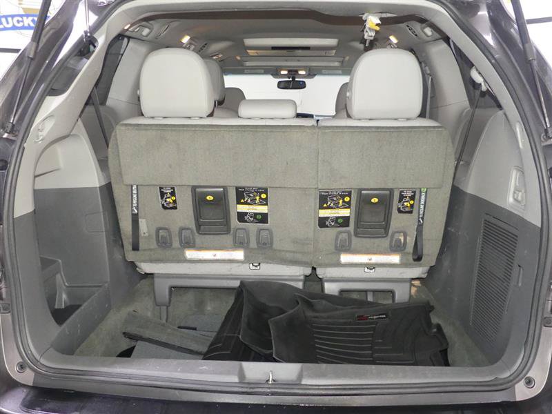 Used 2017 Toyota Sienna XLE Premium AWD/4WD image 9