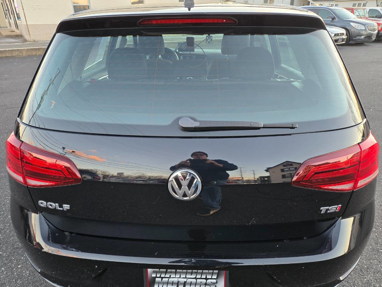 Used 2018 Volkswagen Golf S image 7