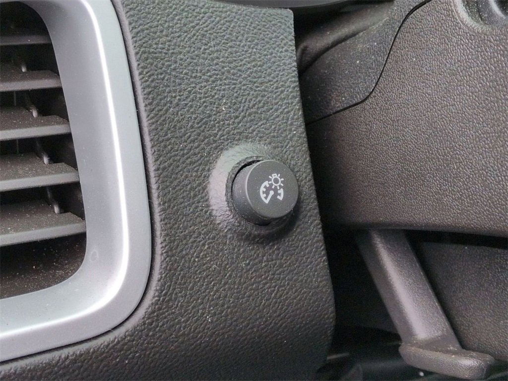 Certified 2017 Chevrolet Equinox LT w/ Convenience Package image 16