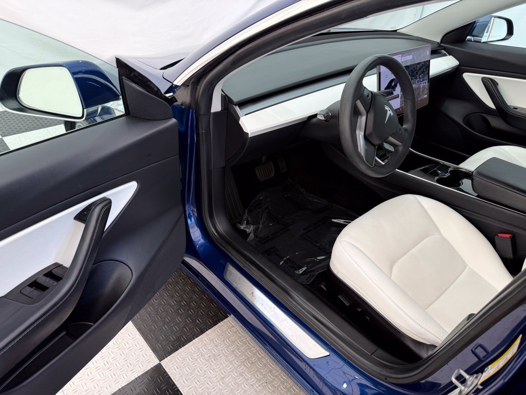 Used 2019 Tesla Model 3 Long Range RWD image 29