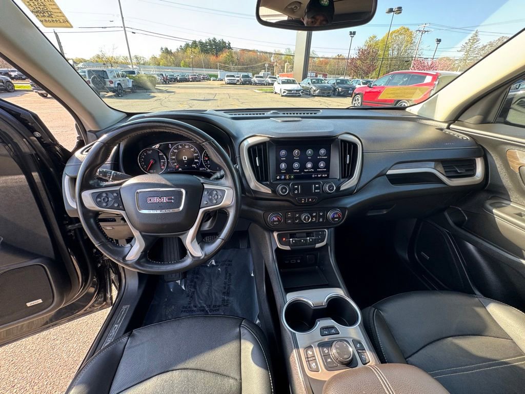 Used 2022 GMC Terrain Denali w/ Denali Premium Package AWD/4WD image 13