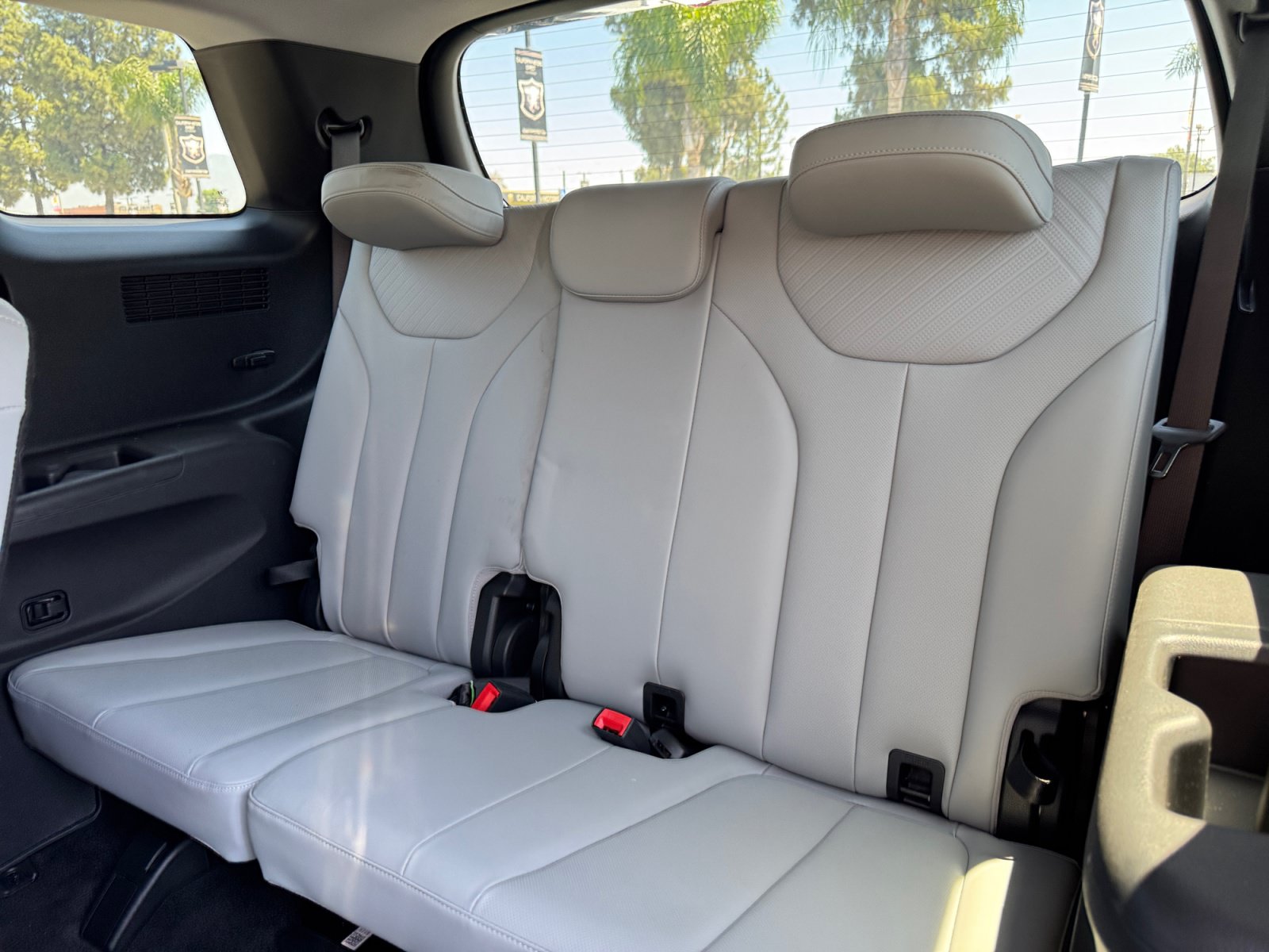 Used 2025 Hyundai Palisade SEL AWD/4WD image 16