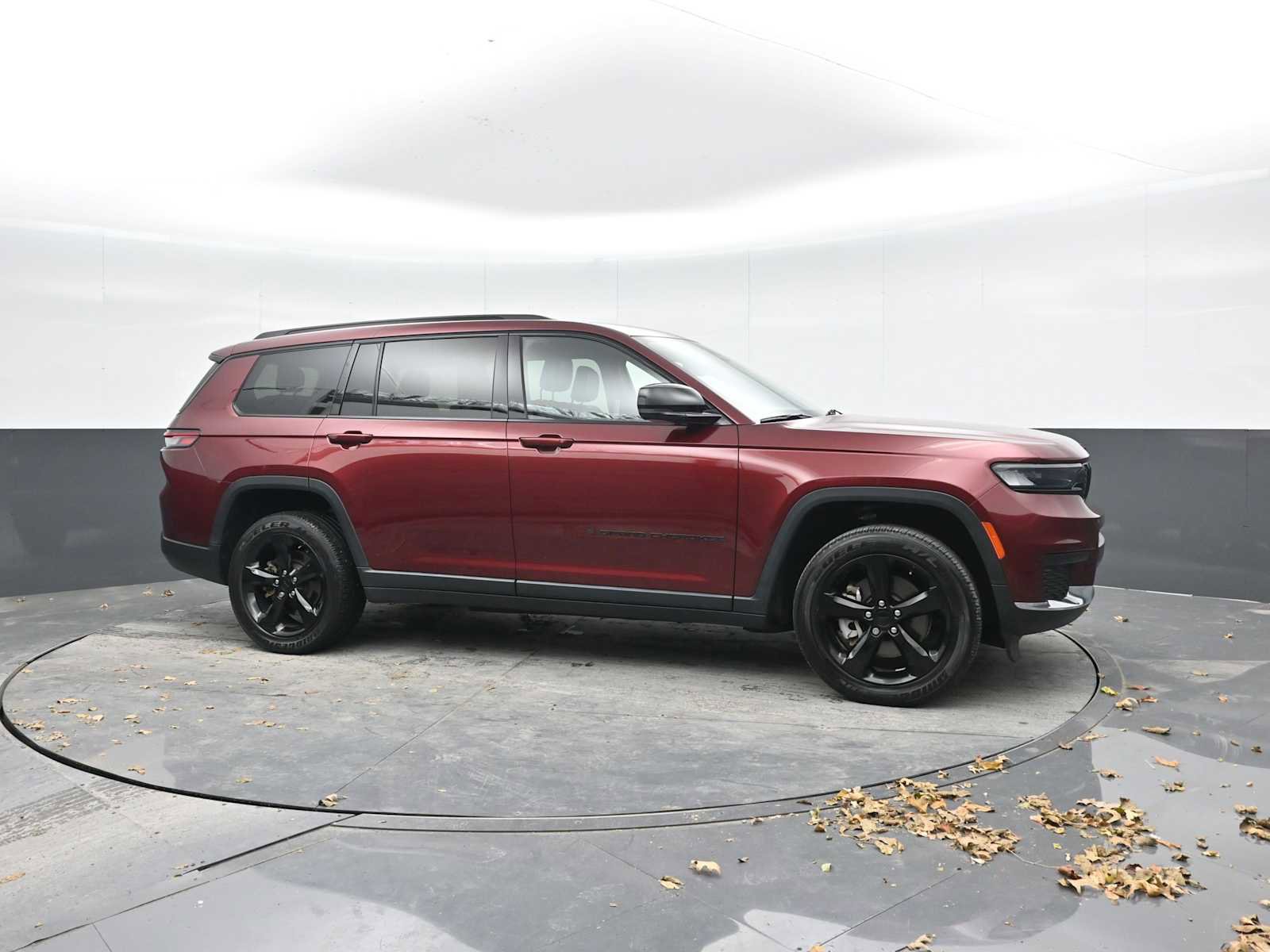 Used 2021 Jeep Grand Cherokee L Laredo image 7