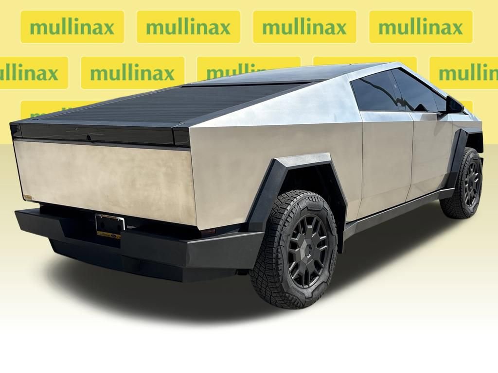 Used 2024 Tesla Cybertruck AWD Crew Cab image 4