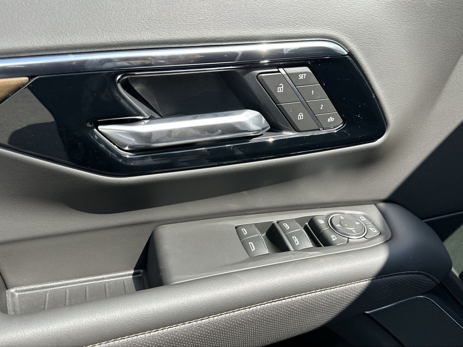 New 2026 Chevrolet Suburban High Country AWD/4WD image 15