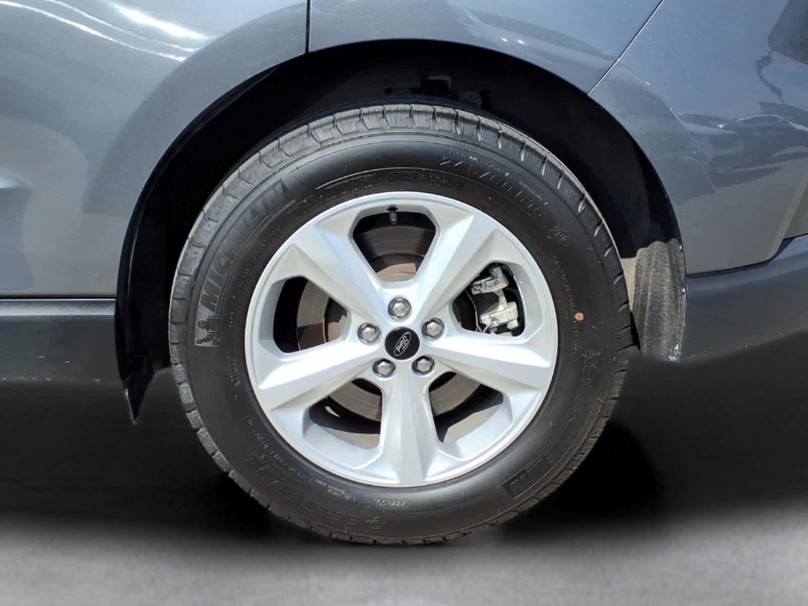 Used 2023 Ford Edge SE AWD/4WD image 2