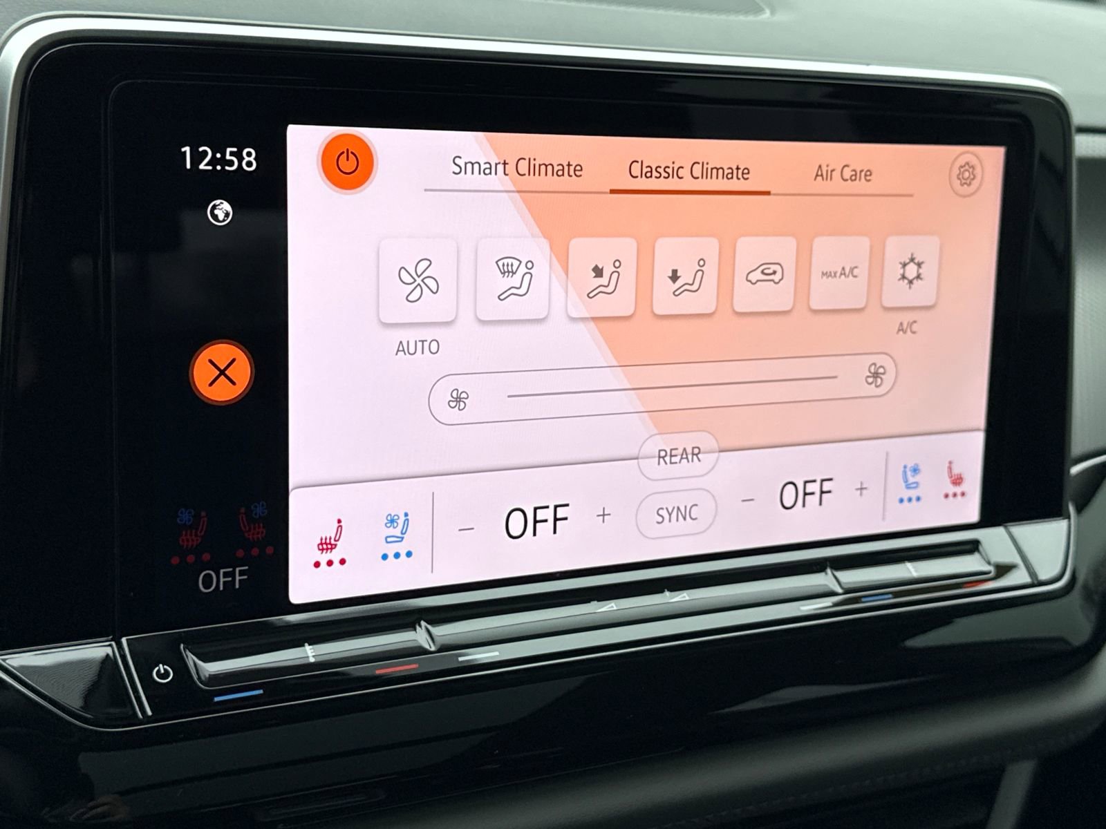 Used 2024 Volkswagen Atlas Peak Edition SE image 33