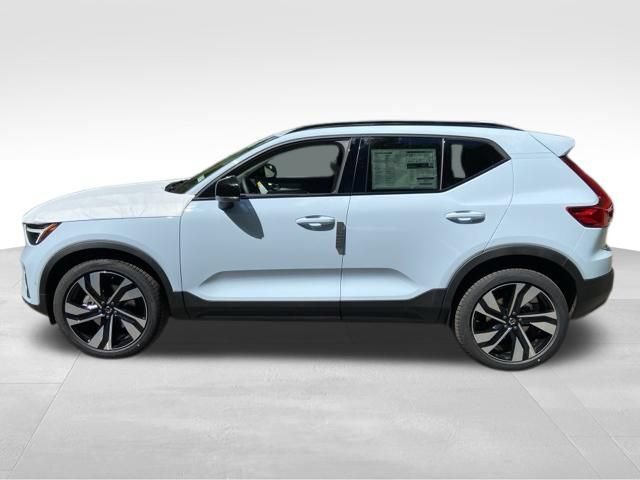 New 2026 Volvo XC40 B5 Ultra w/ Climate Package AWD/4WD image 4