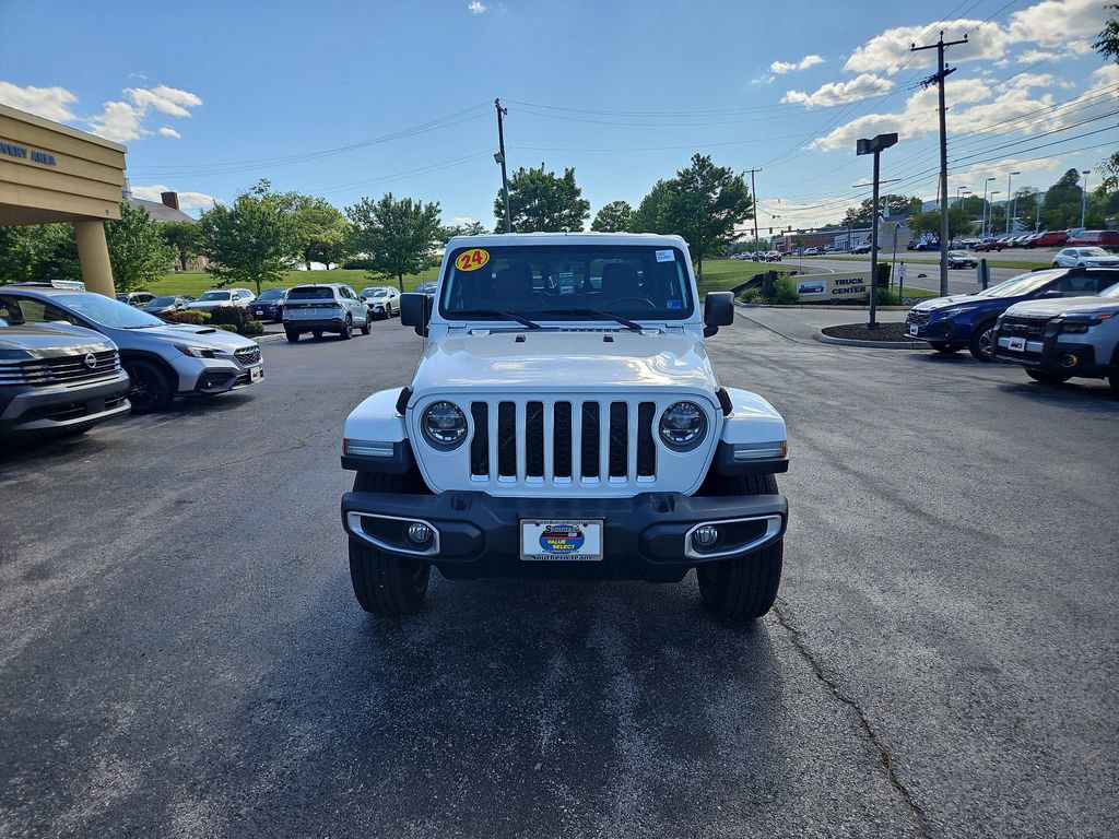 Used 2020 Jeep Gladiator Overland AWD/4WD image 9