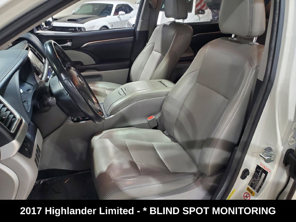Used 2017 Toyota Highlander Limited FWD image 6