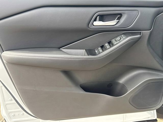 New 2026 Nissan Rogue SV FWD image 20