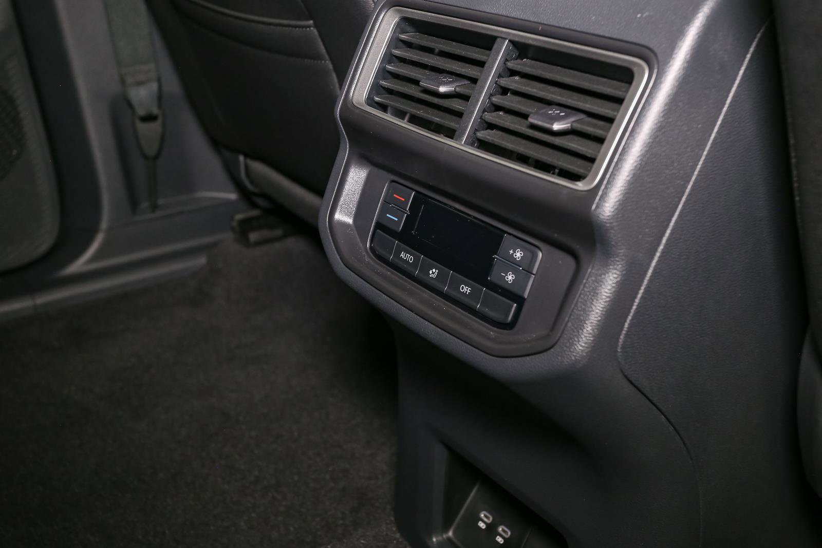 Certified 2025 Volkswagen Atlas Peak Edition SE AWD/4WD image 26