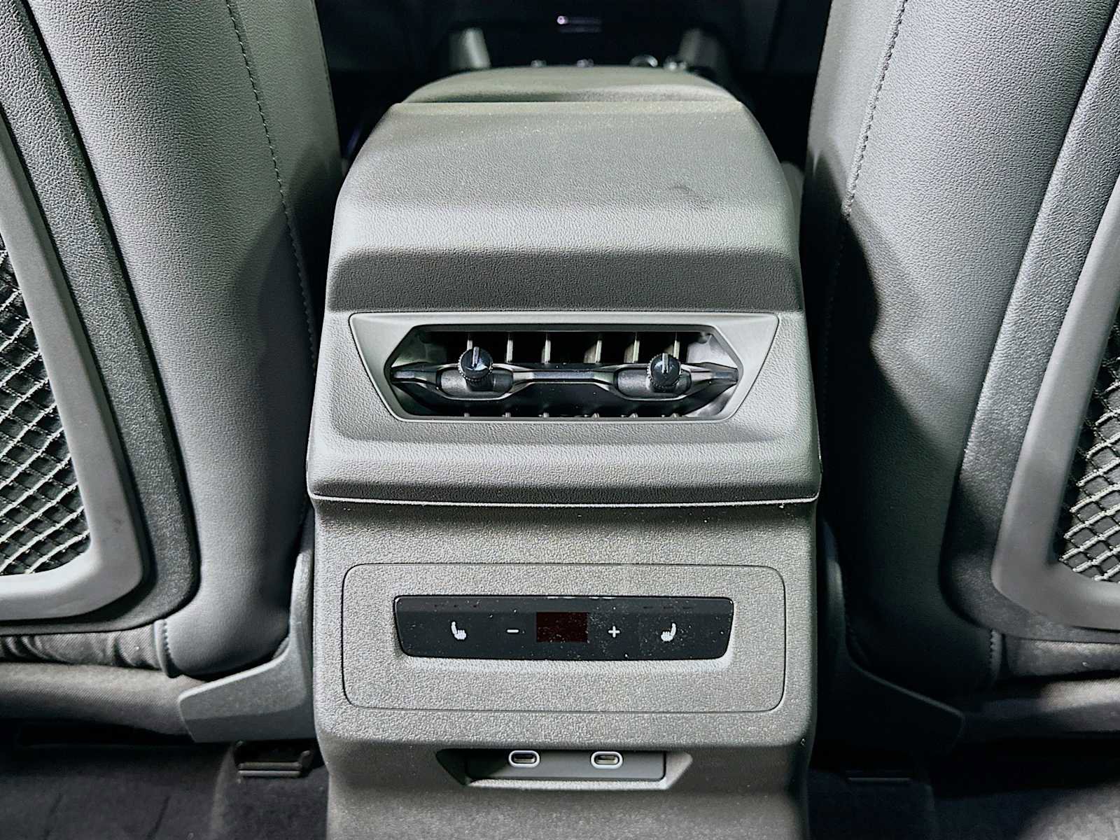 New 2027 Audi SQ6 e-tron Premium Plus AWD/4WD image 23