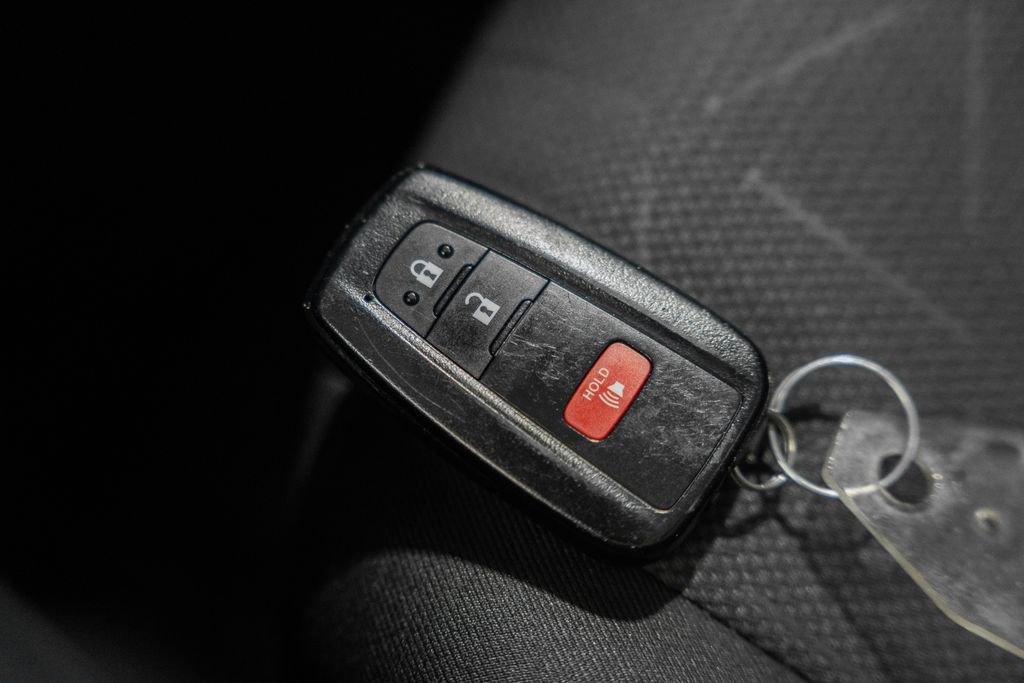 Used 2025 Toyota RAV4 XLE image 37