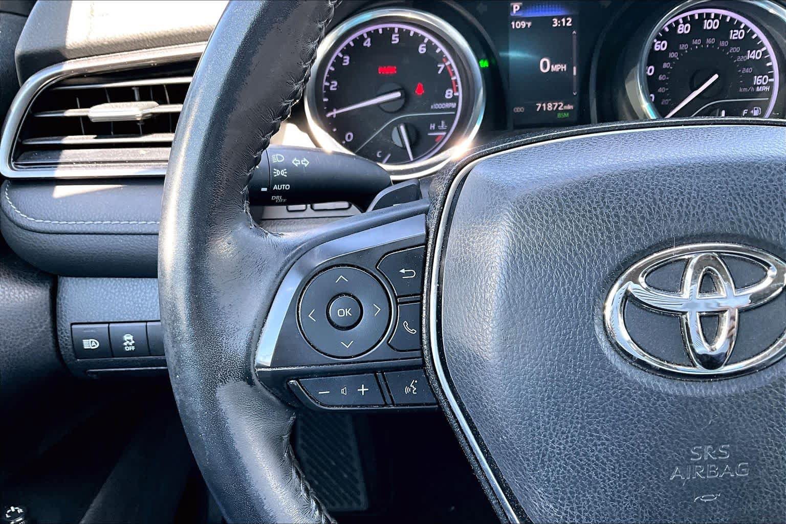 Used 2020 Toyota Camry SE w/ Convenience Package FWD image 23
