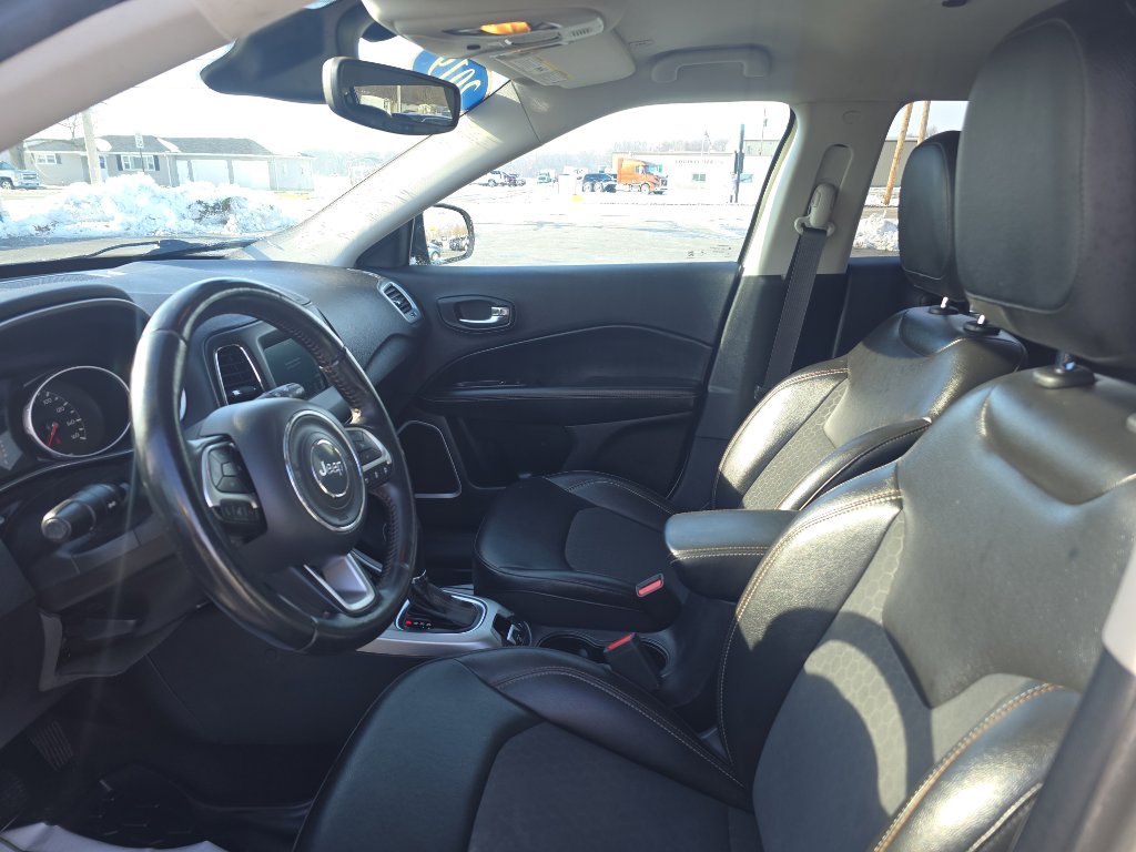 Used 2019 Jeep Compass Latitude w/ Safety & Security Group image 14