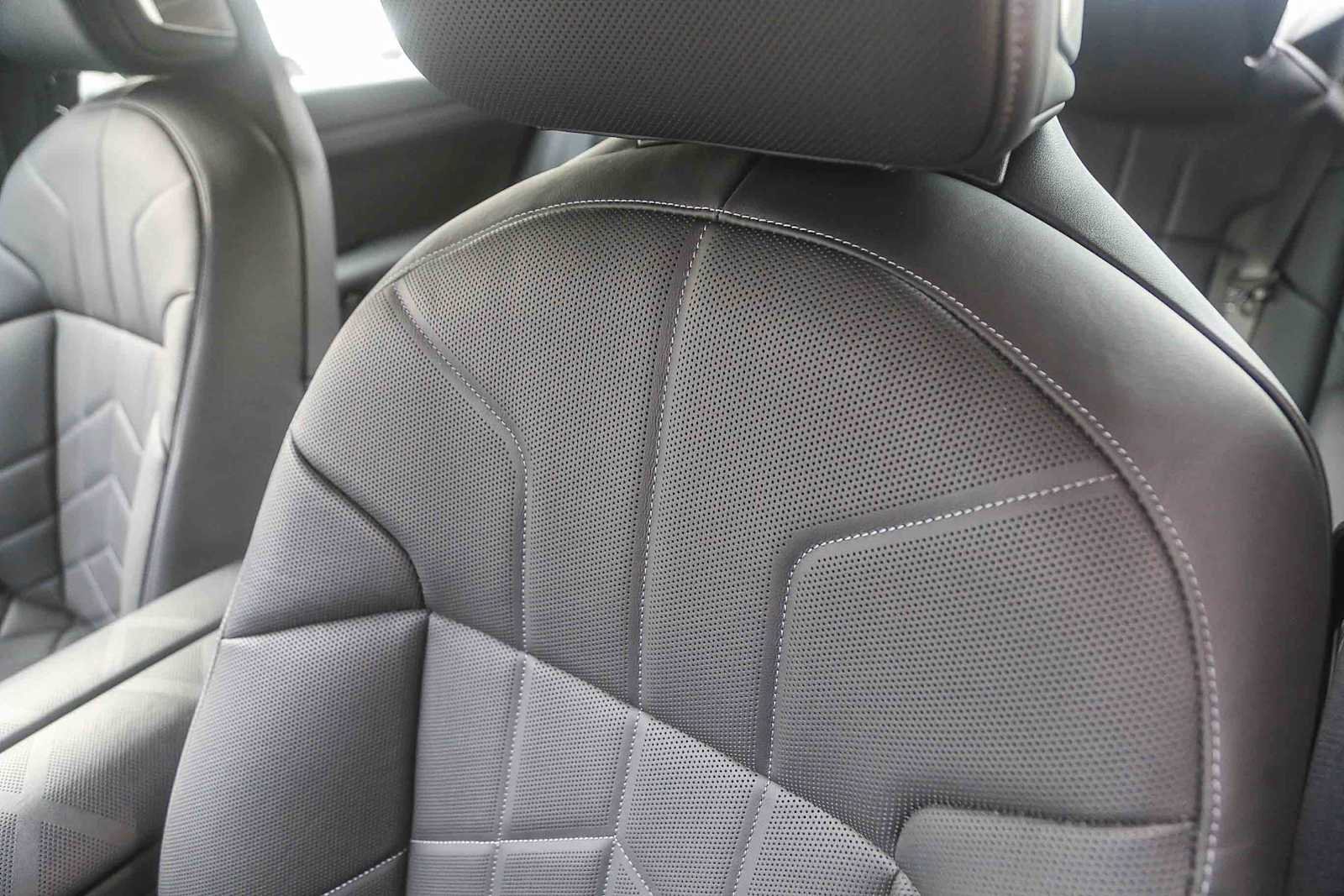 Used 2025 BMW i7 eDrive50 w/ M Sport Package image 21