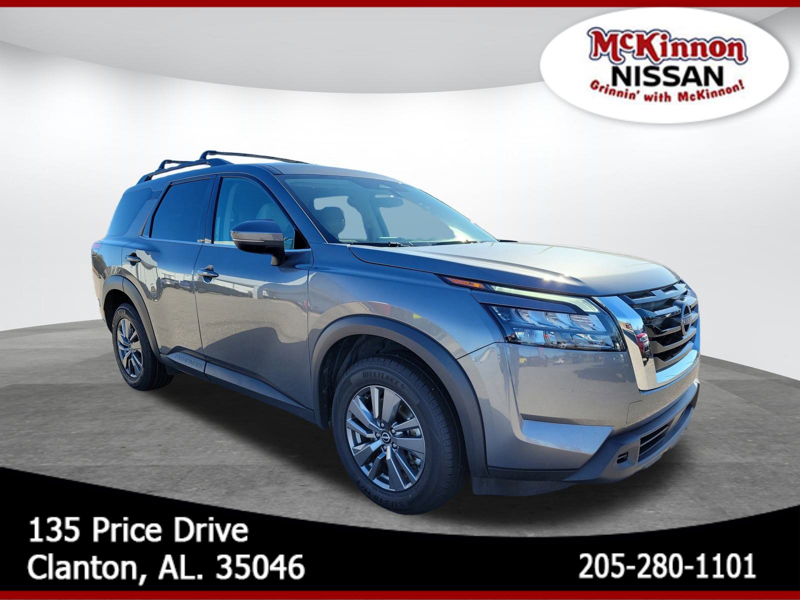 Used 2023 Nissan Pathfinder SV image 1