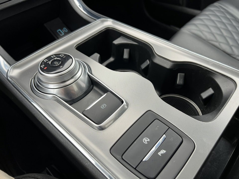 Used 2024 Ford Edge Titanium w/ Equipment Group 301A image 27