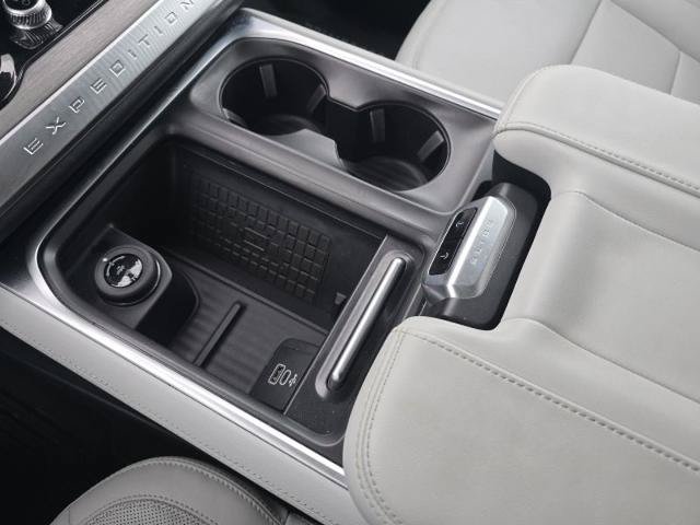 Certified 2025 Ford Expedition Platinum w/ Driver's Package AWD/4WD image 27
