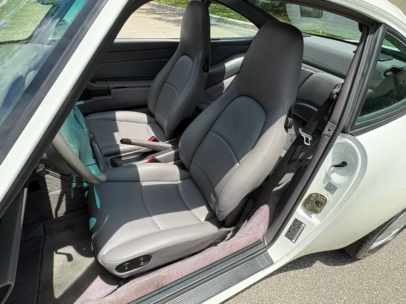 Used 1995 Porsche 911 Carrera image 12