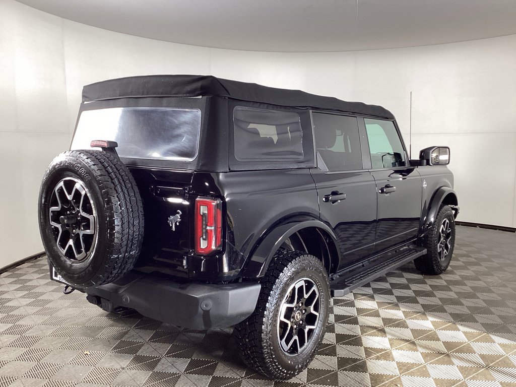 Used 2021 Ford Bronco Outer Banks image 2