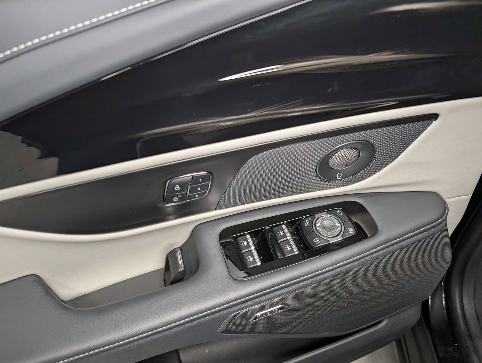 Certified 2025 Lincoln Nautilus Reserve image 31