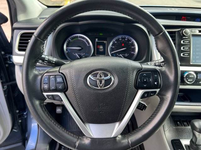 Used 2019 Toyota Highlander XLE AWD/4WD image 26