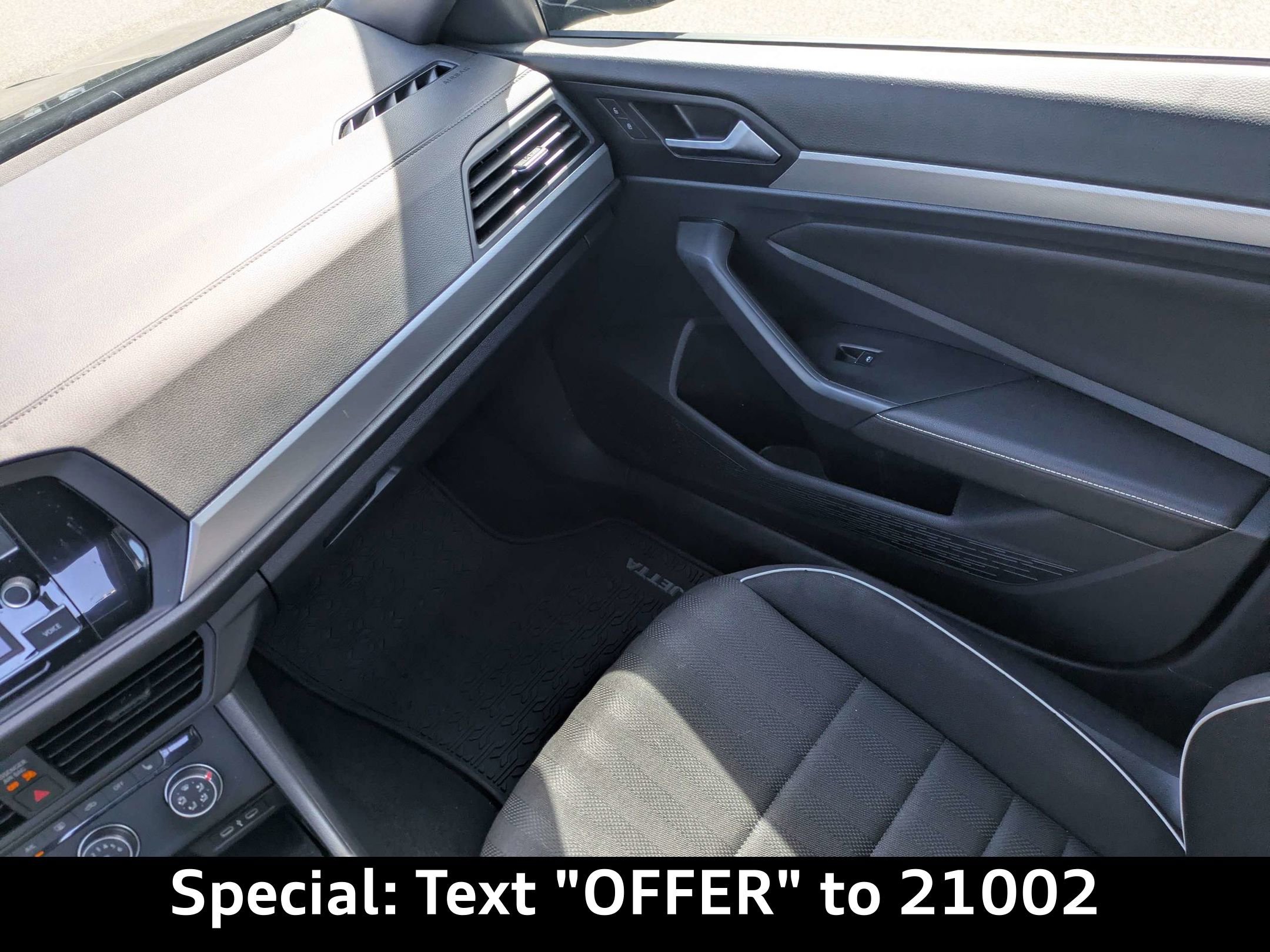 Used 2024 Volkswagen Jetta Sport image 15