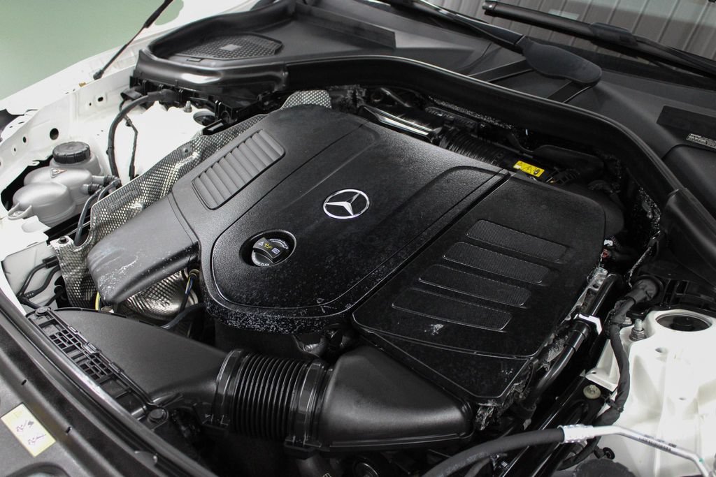 Used 2024 Mercedes-Benz GLC 300 image 41