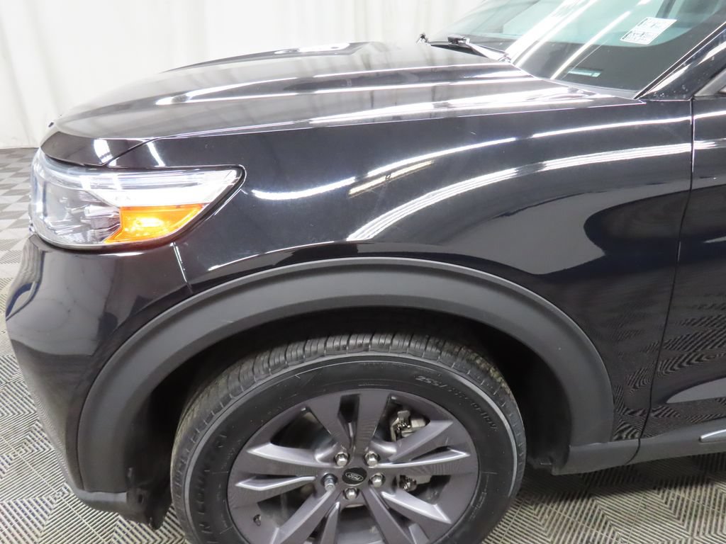 Used 2024 Ford Explorer XLT w/ XLT Sport Appearance Package AWD/4WD image 35