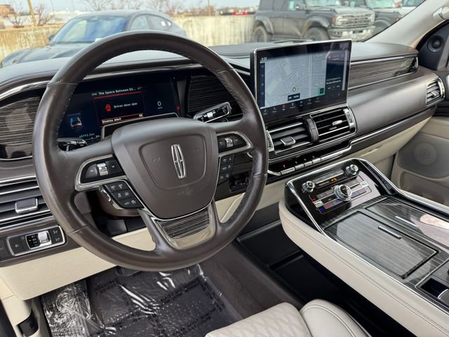 Used 2022 Lincoln Navigator Black Label image 3