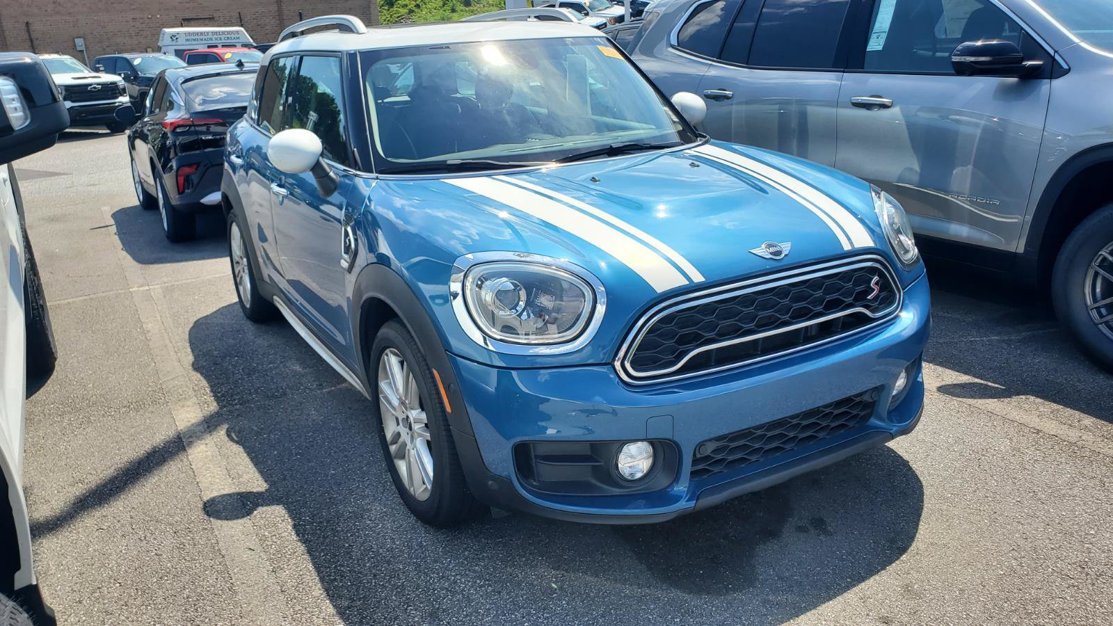 Used 2018 MINI Cooper Countryman S FWD image 2