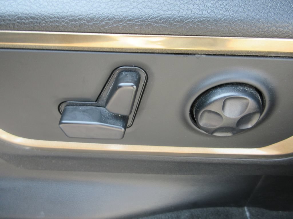 Used 2024 RAM 1500 Limited AWD/4WD image 29