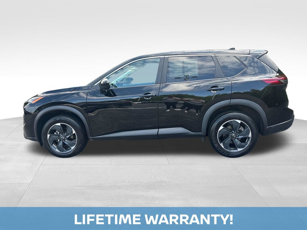 Used 2024 Nissan Rogue SV AWD/4WD image 3