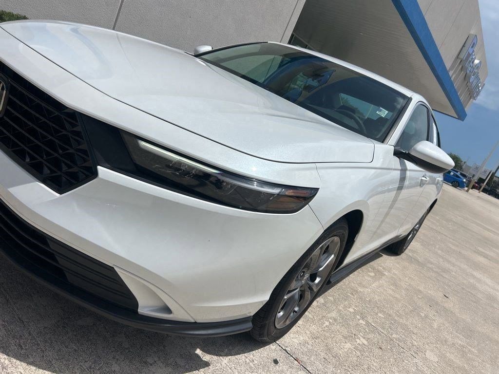 Used 2024 Honda Accord EX image 4