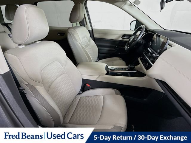 Used 2022 Nissan Pathfinder SV image 29