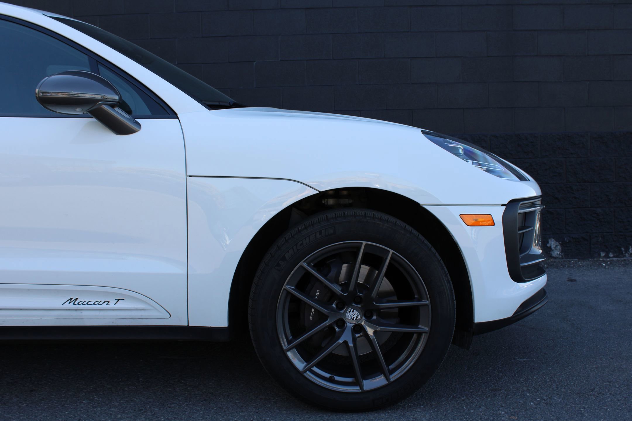 Used 2023 Porsche Macan Turbo image 11